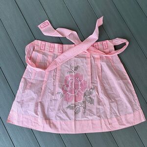 Vintage Ginham Pink and White Half Apron Rose Cross Stitch K